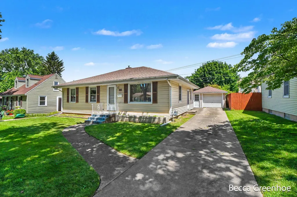 111 Katherine Drive NE Grand Rapids City MI 49505