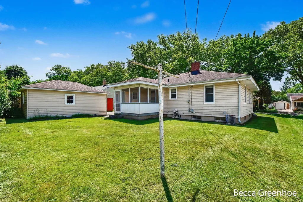 111 Katherine Drive NE Grand Rapids City MI 49505