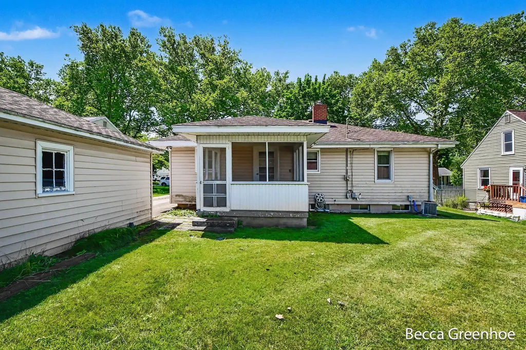 111 Katherine Drive NE Grand Rapids City MI 49505