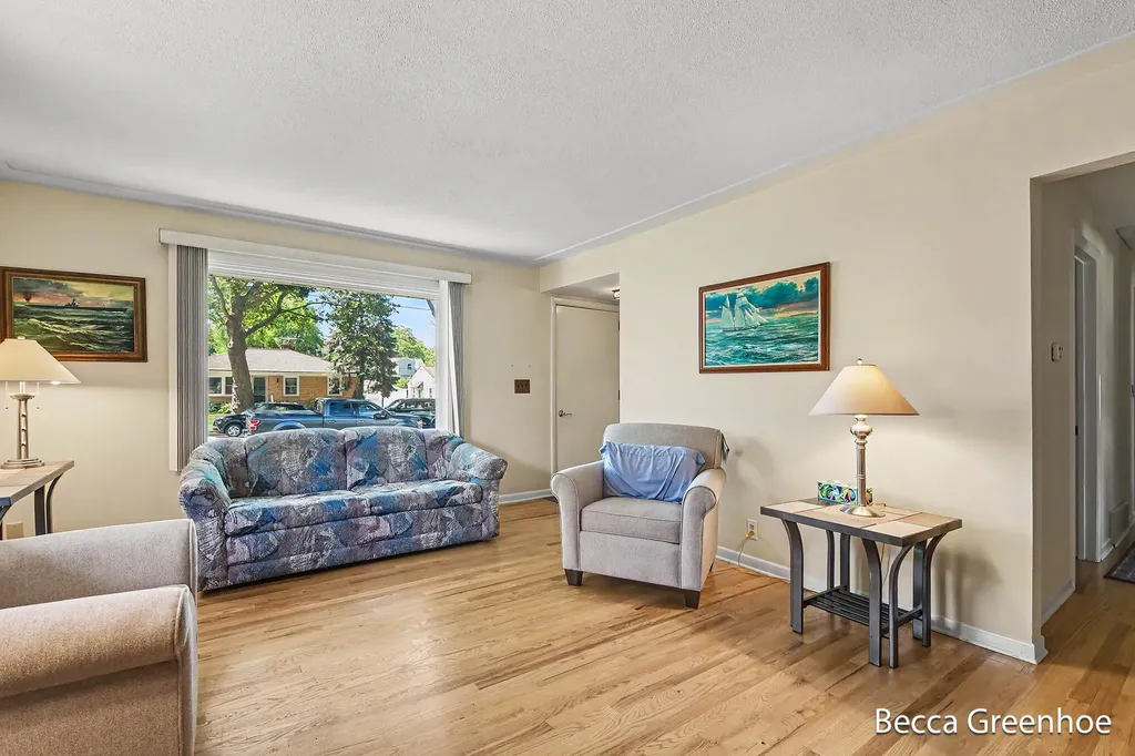 111 Katherine Drive NE Grand Rapids City MI 49505