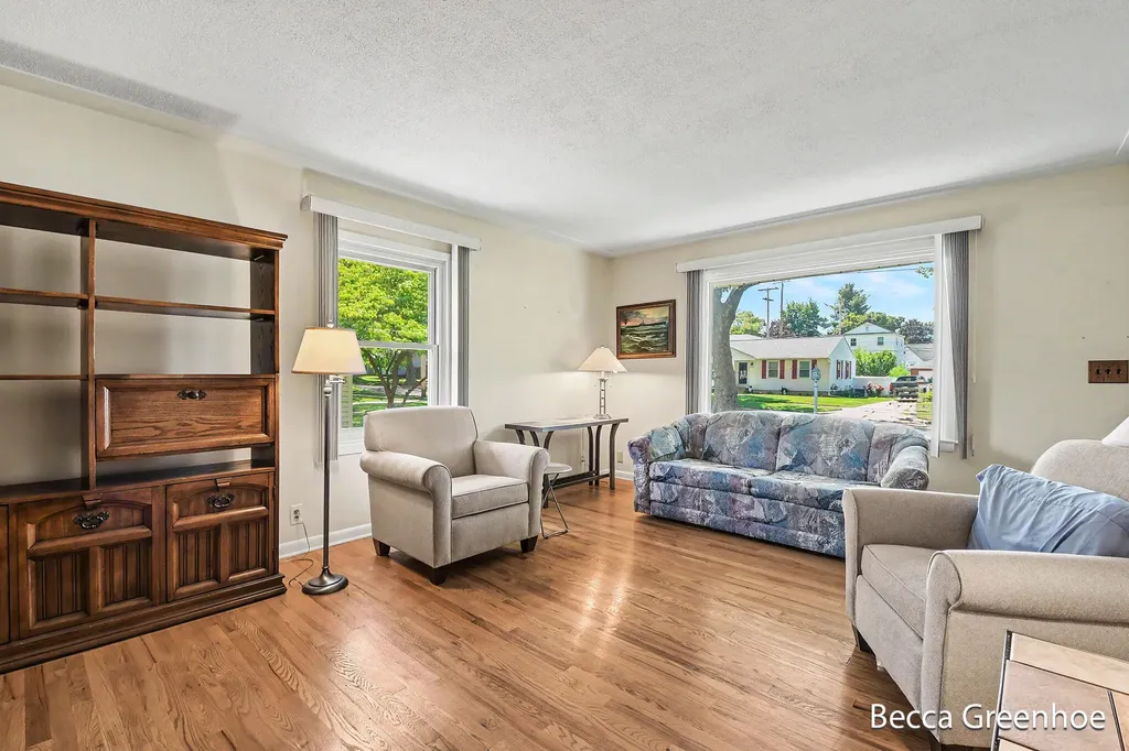 111 Katherine Drive NE Grand Rapids City MI 49505