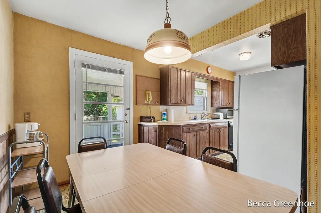 111 Katherine Drive NE Grand Rapids City MI 49505