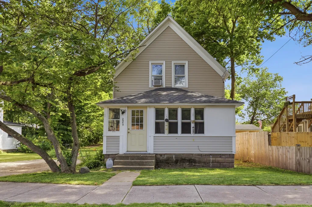 229 Robinson Street Allegan City MI 49010