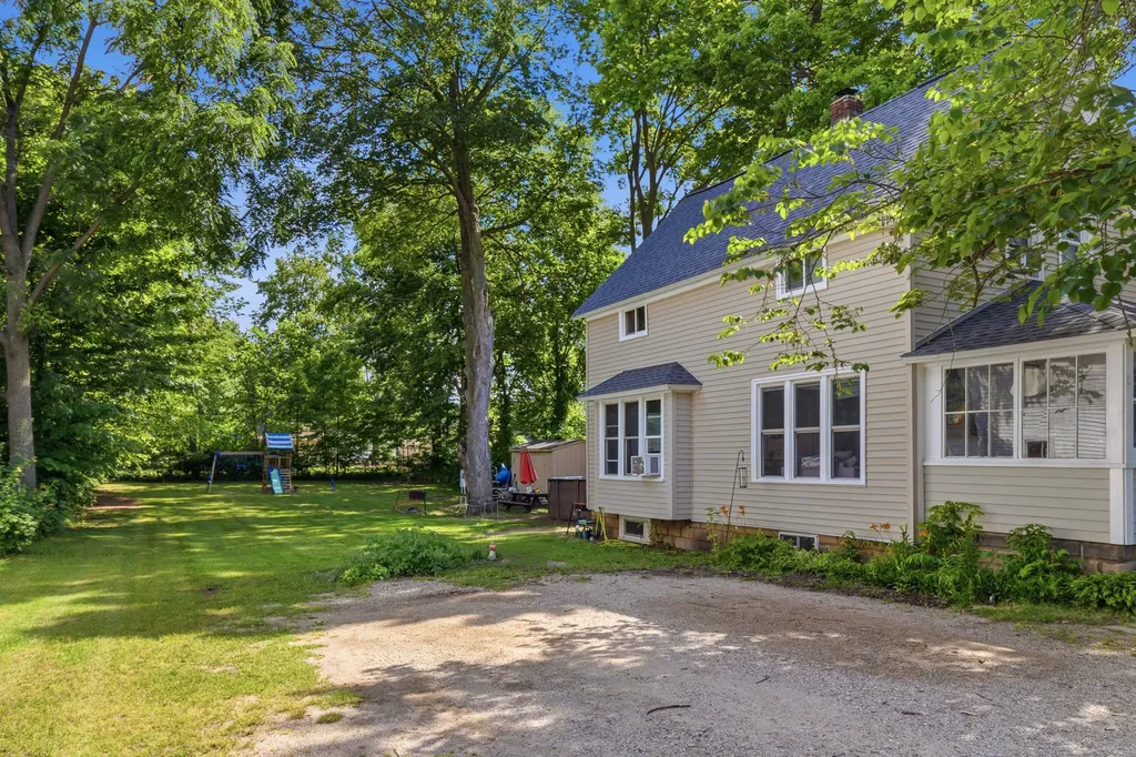229 Robinson Street Allegan City MI 49010