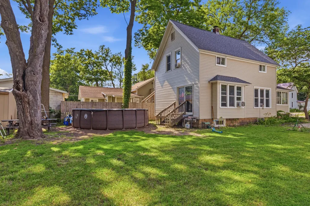 229 Robinson Street Allegan City MI 49010
