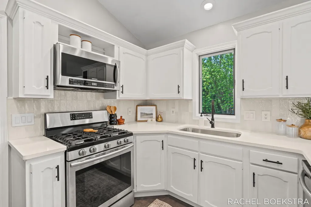 9271 Hessler Drive NE Courtland Township MI 49341