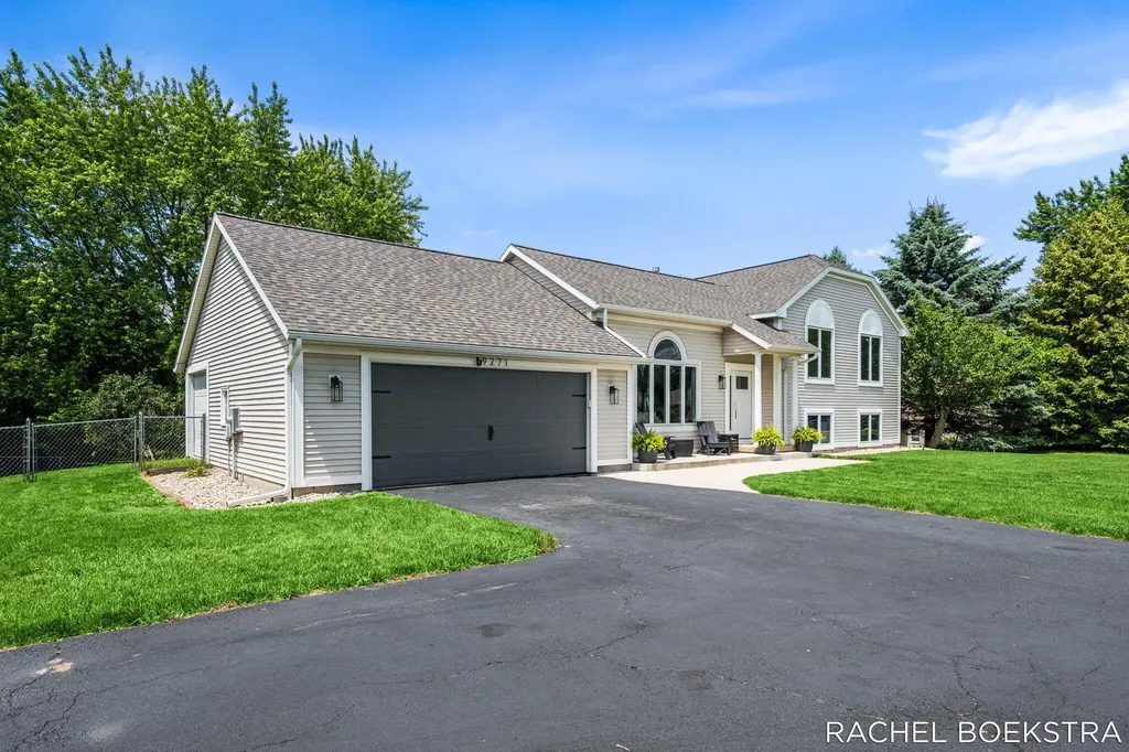 9271 Hessler Drive NE Courtland Township MI 49341