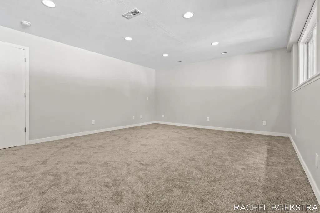 9271 Hessler Drive NE Courtland Township MI 49341