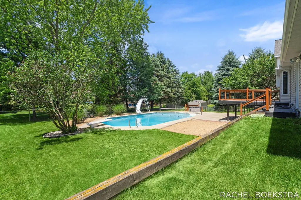 9271 Hessler Drive NE Courtland Township MI 49341