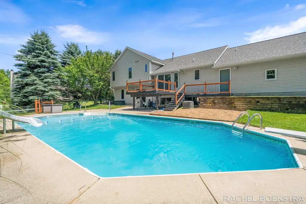 9271 Hessler Drive NE Courtland Township MI 49341