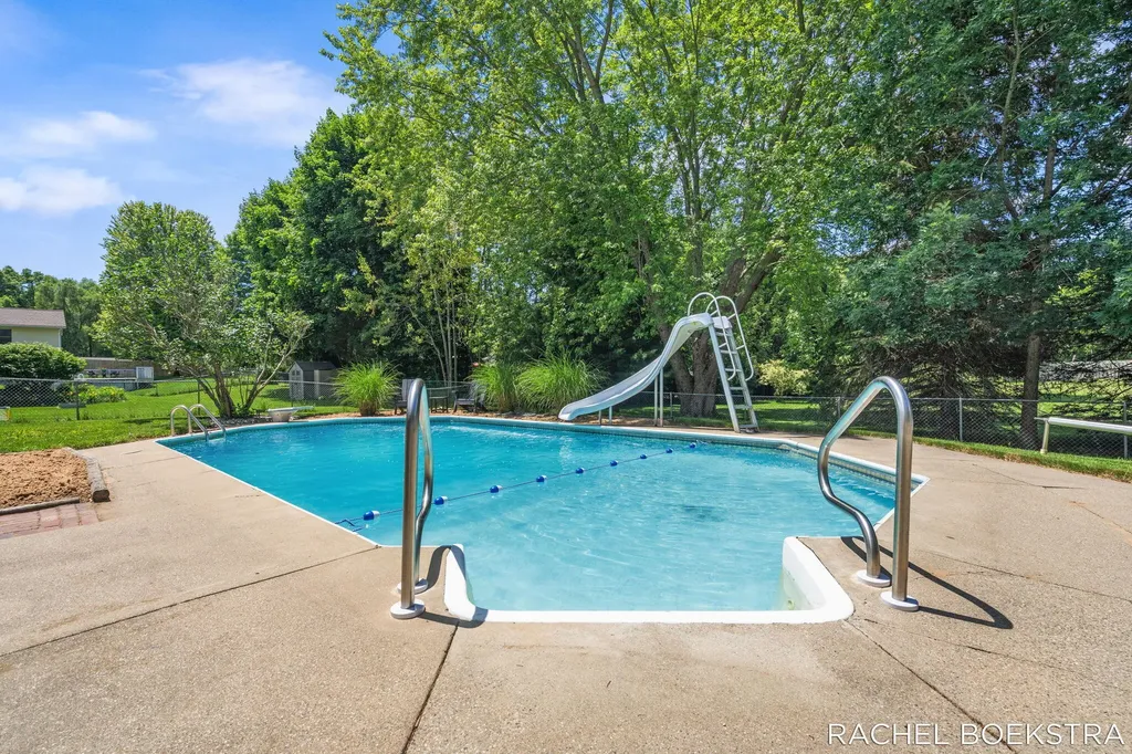 9271 Hessler Drive NE Courtland Township MI 49341