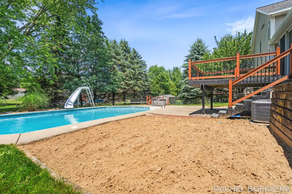 9271 Hessler Drive NE Courtland Township MI 49341