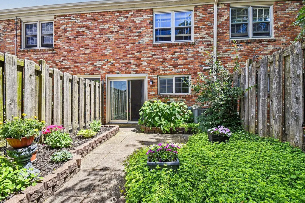 2529 Abbington Drive SE Grand Rapids City MI 49506