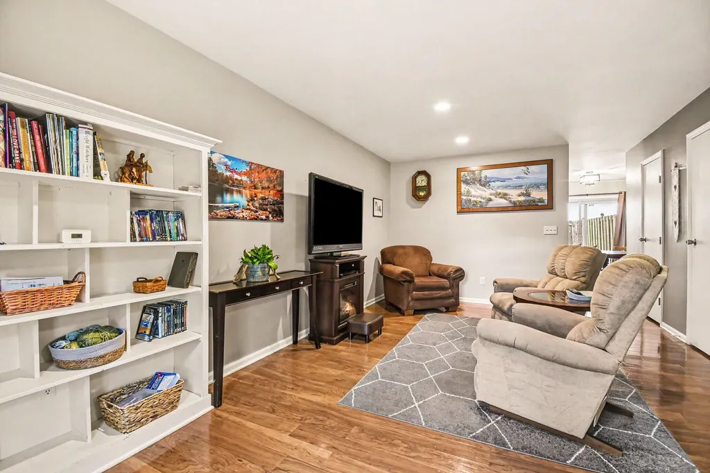 2529 Abbington Drive SE Grand Rapids City MI 49506