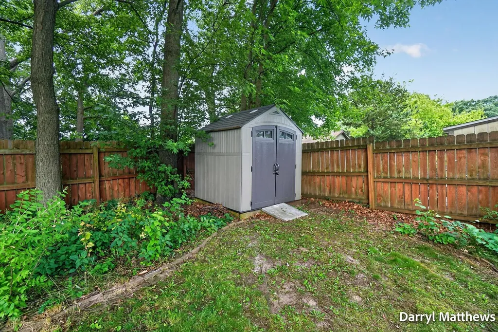 2046 Galahad Street NE Grand Rapids Charter Township MI 49525