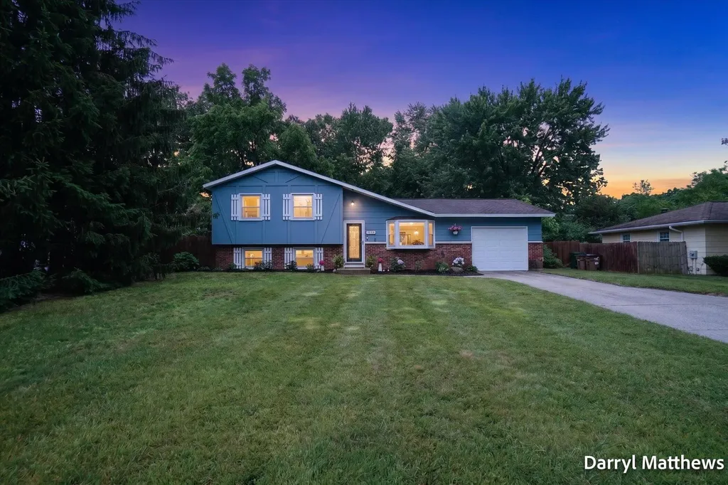 2046 Galahad Street NE Grand Rapids Charter Township MI 49525