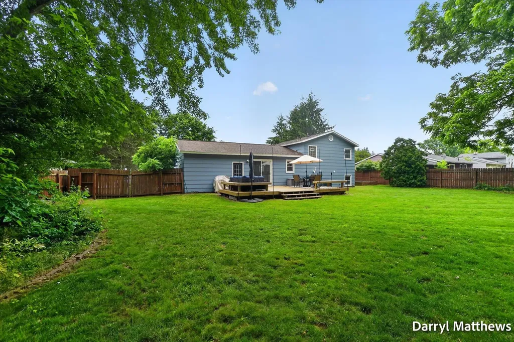 2046 Galahad Street NE Grand Rapids Charter Township MI 49525