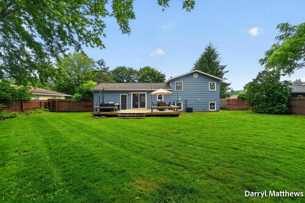 2046 Galahad Street NE Grand Rapids Charter Township MI 49525