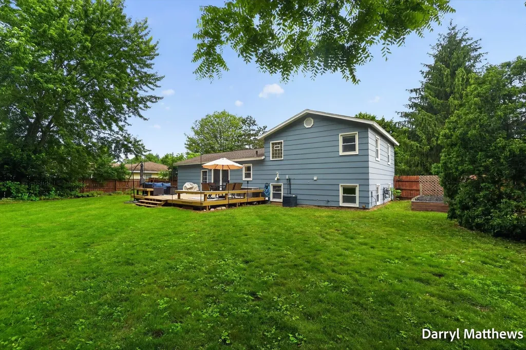 2046 Galahad Street NE Grand Rapids Charter Township MI 49525