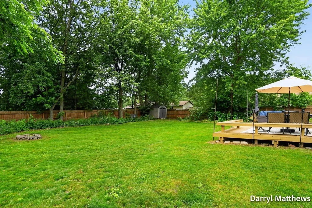 2046 Galahad Street NE Grand Rapids Charter Township MI 49525