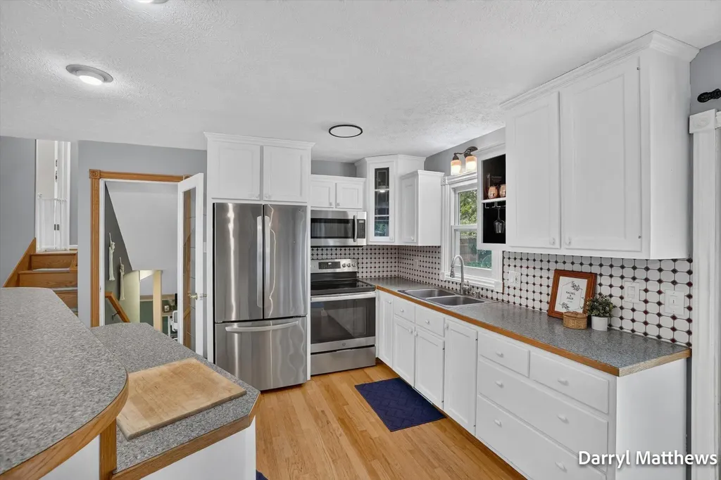 2046 Galahad Street NE Grand Rapids Charter Township MI 49525