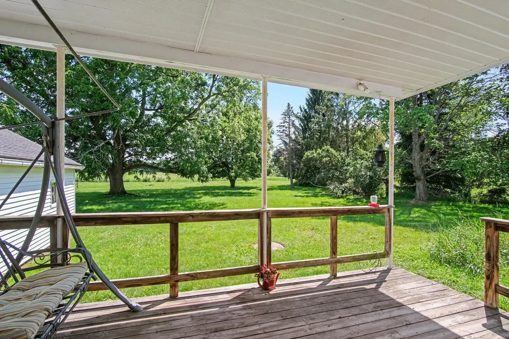 5715 Potters Road Easton Township MI 48881