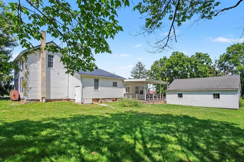 5715 Potters Road Easton Township MI 48881