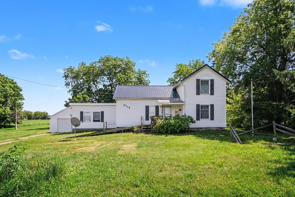 5715 Potters Road Easton Township MI 48881