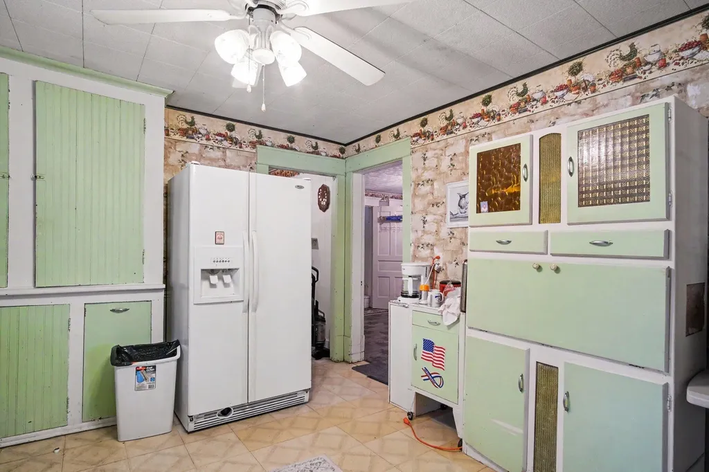 5715 Potters Road Easton Township MI 48881