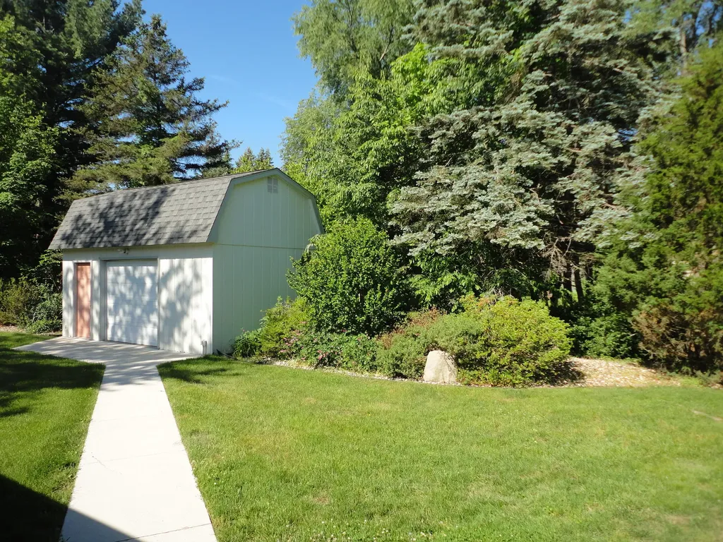 8711 Riverbend Drive Geneva Township MI 49090