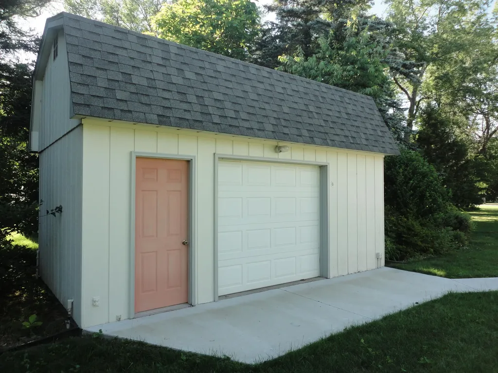 8711 Riverbend Drive Geneva Township MI 49090