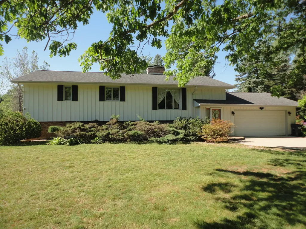8711 Riverbend Drive Geneva Township MI 49090