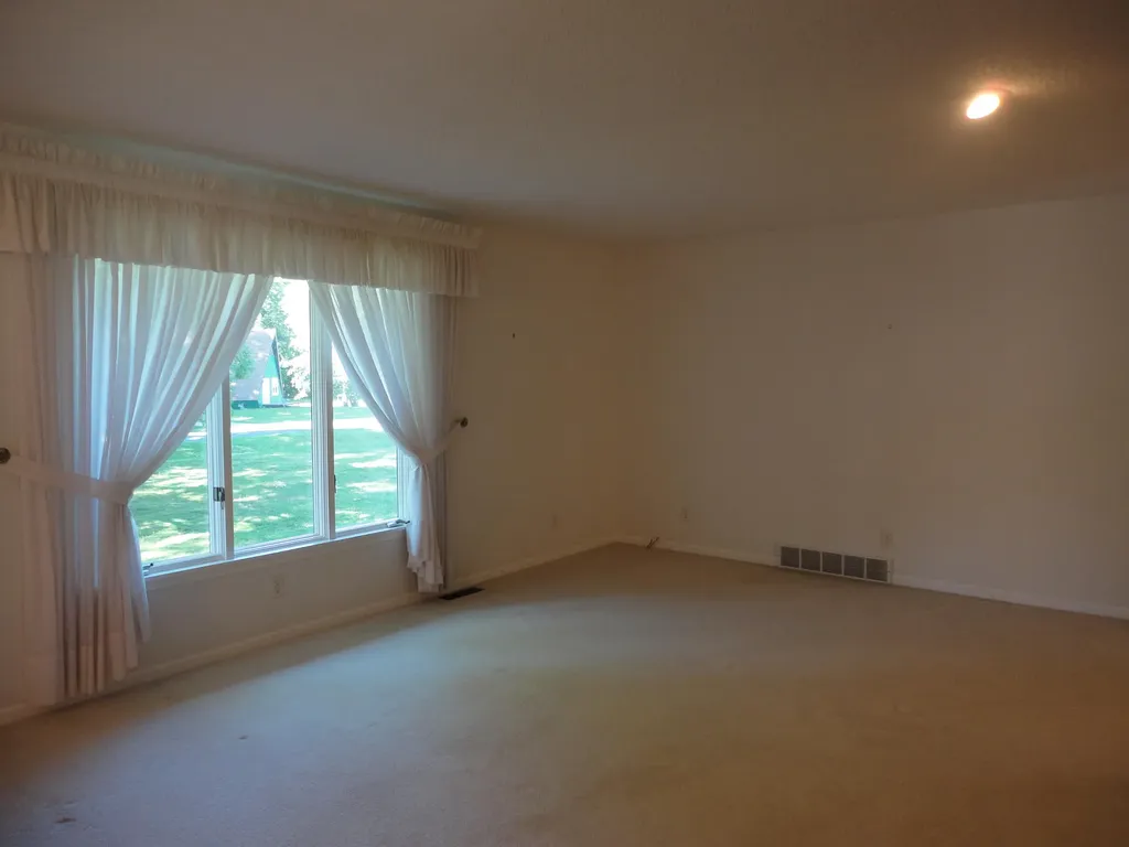 8711 Riverbend Drive Geneva Township MI 49090