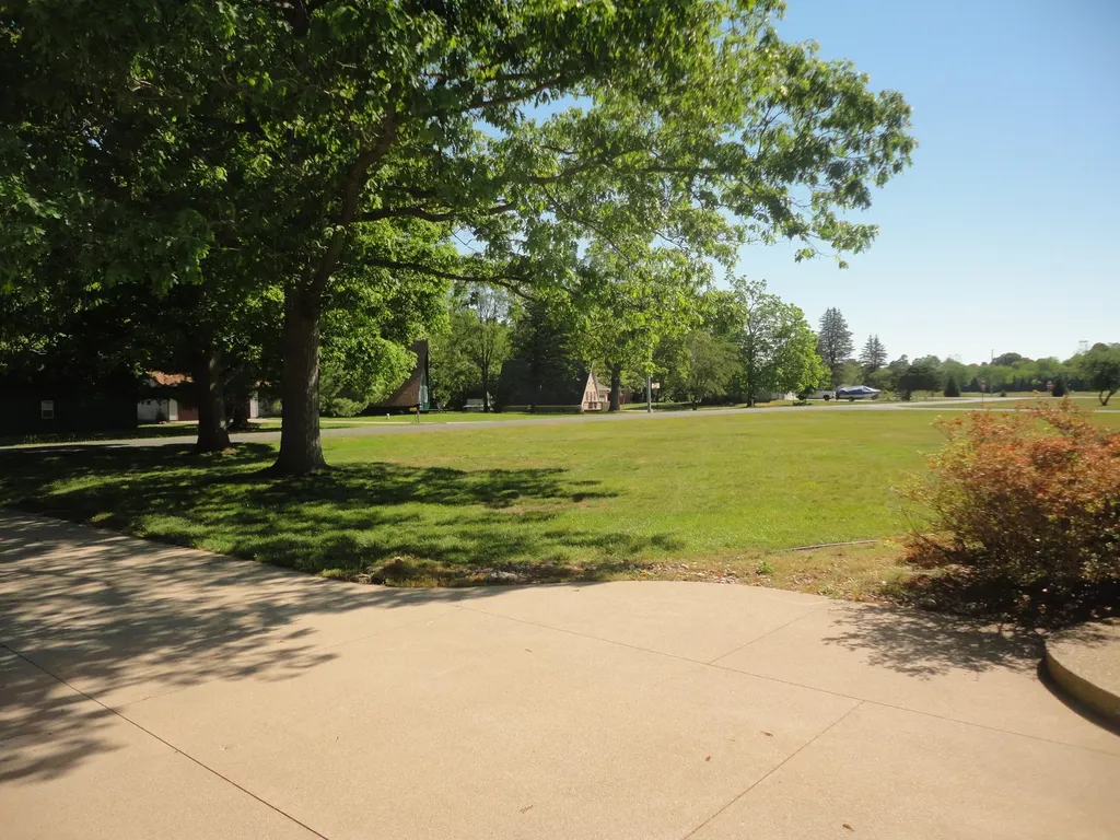 8711 Riverbend Drive Geneva Township MI 49090