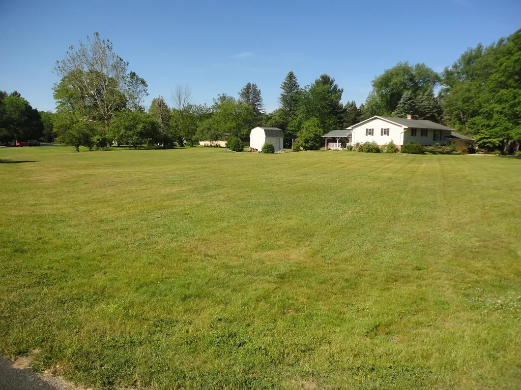 8711 Riverbend Drive Geneva Township MI 49090