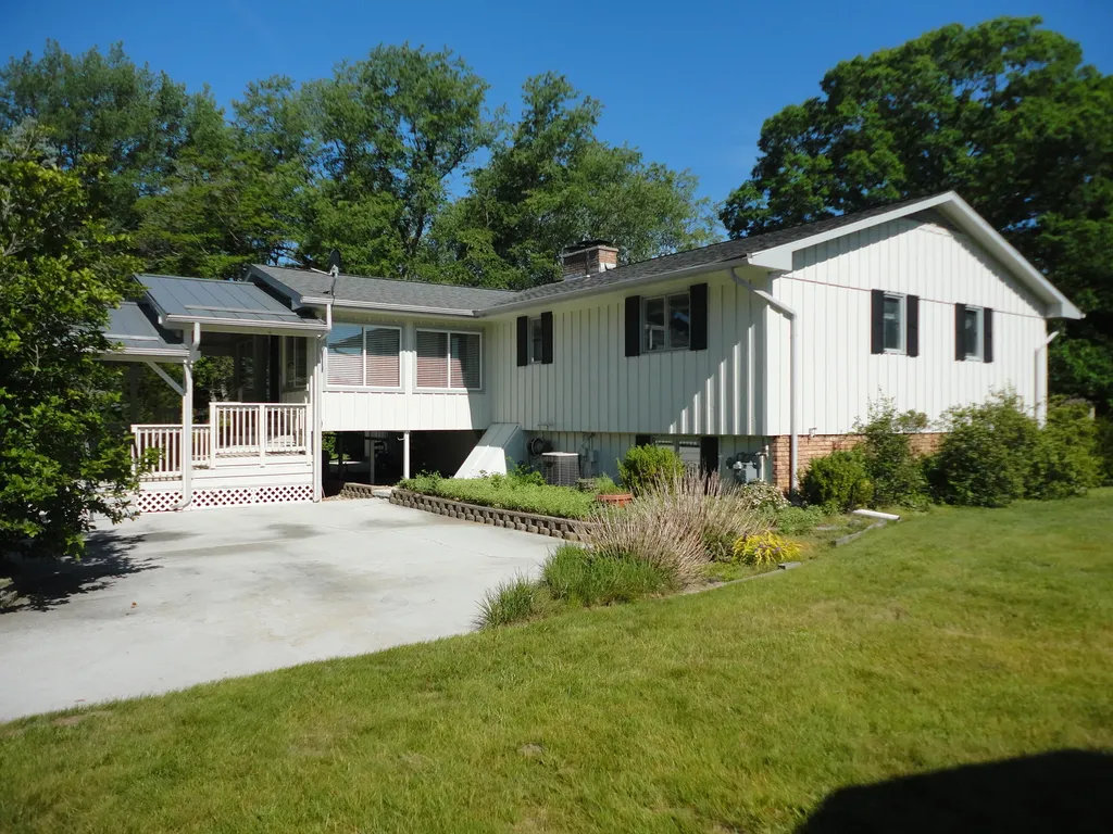 8711 Riverbend Drive Geneva Township MI 49090