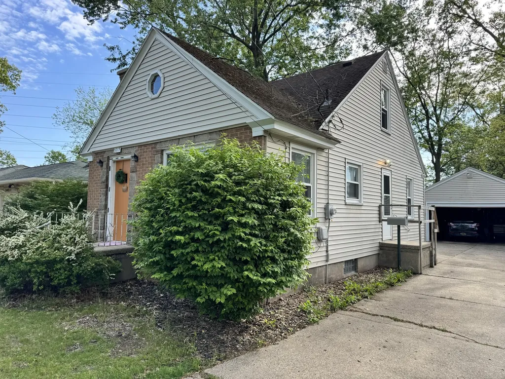 3015 Buchanan Avenue SW Grand Rapids Charter Township MI 49548