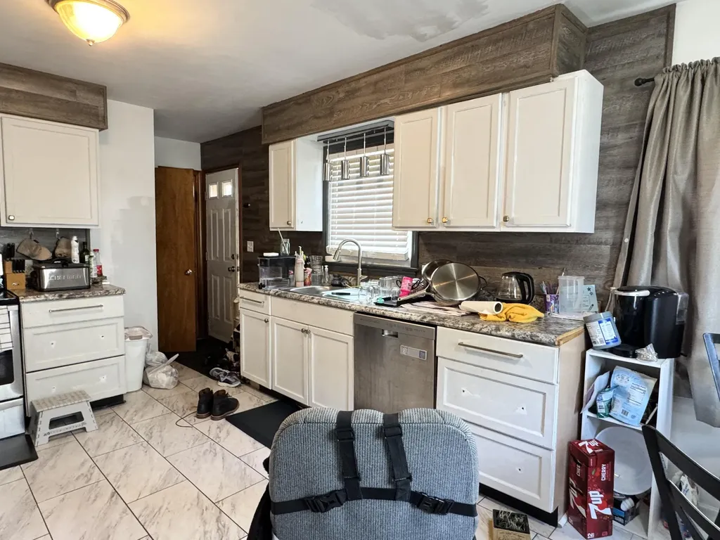 3015 Buchanan Avenue SW Grand Rapids Charter Township MI 49548