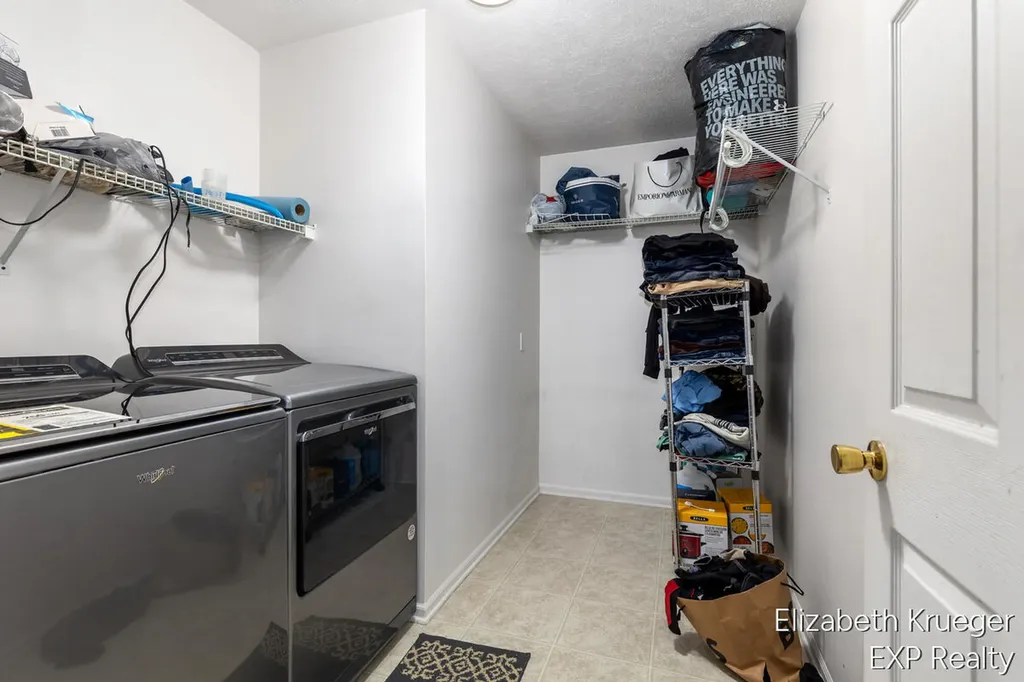 3292 Park Ridge Lane NE Grand Rapids Charter Township MI 49525