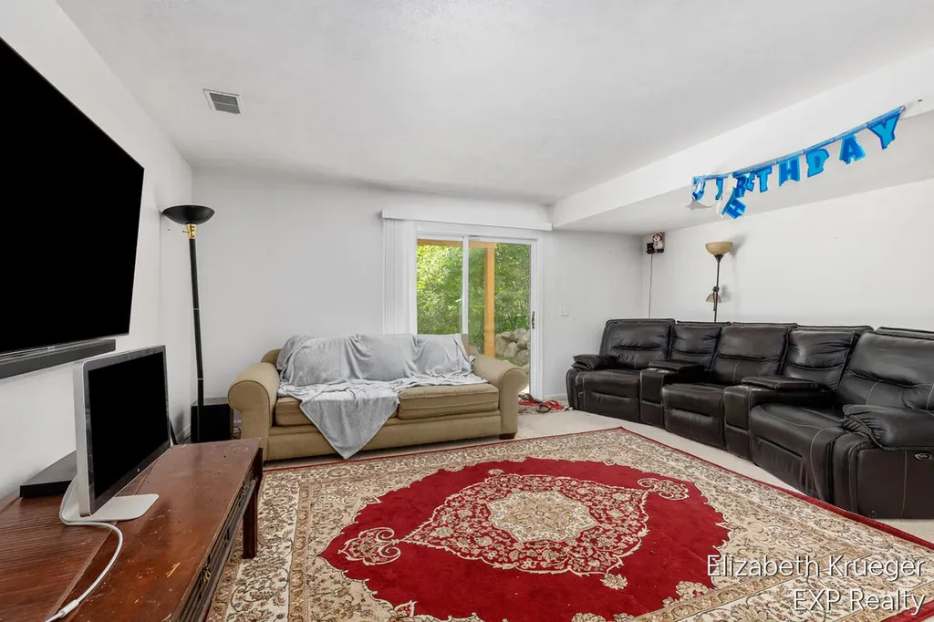 3292 Park Ridge Lane NE Grand Rapids Charter Township MI 49525