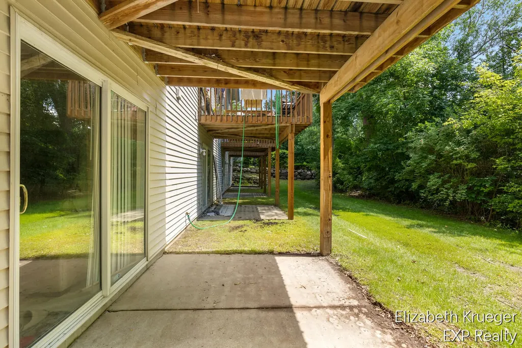 3292 Park Ridge Lane NE Grand Rapids Charter Township MI 49525