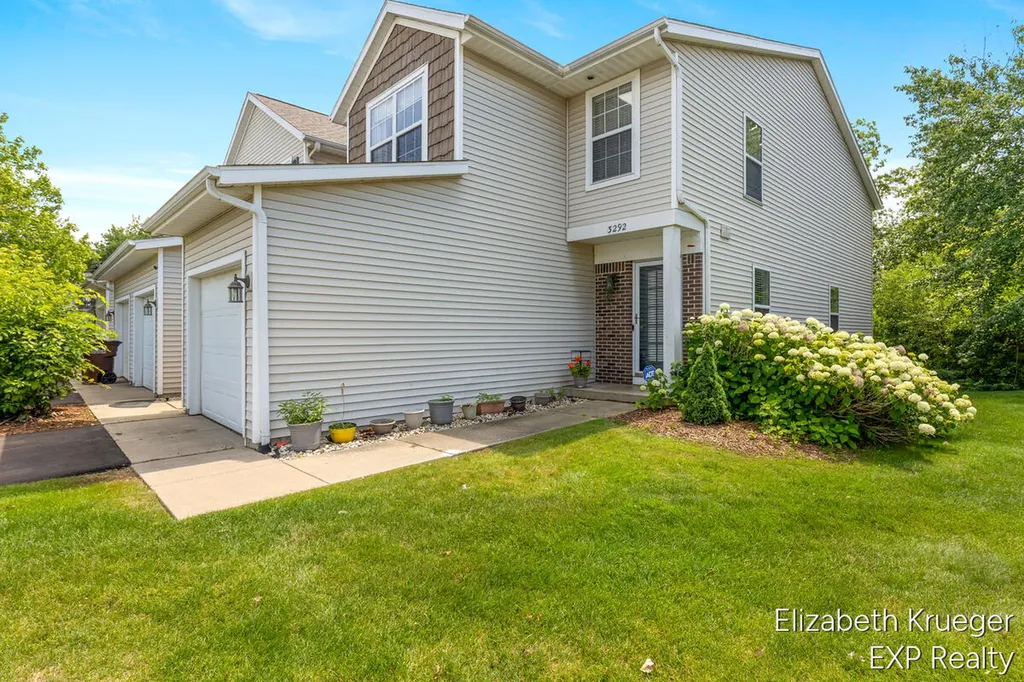 3292 Park Ridge Lane NE Grand Rapids Charter Township MI 49525