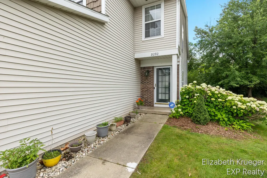 3292 Park Ridge Lane NE Grand Rapids Charter Township MI 49525