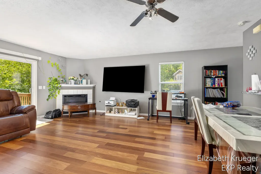 3292 Park Ridge Lane NE Grand Rapids Charter Township MI 49525