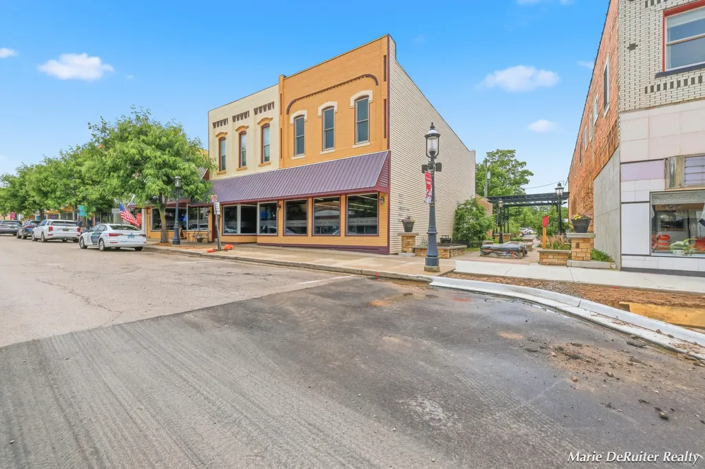 39 S State Street Hart City MI 49420