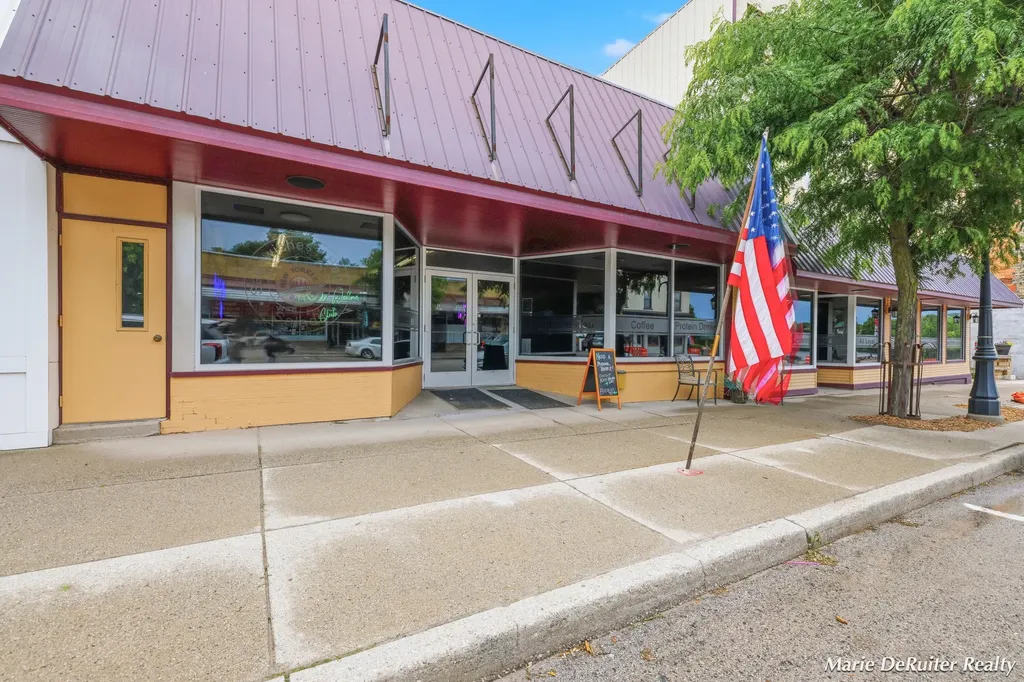 39 S State Street Hart City MI 49420