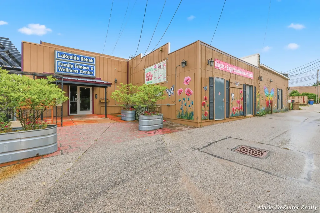 39 S State Street Hart City MI 49420