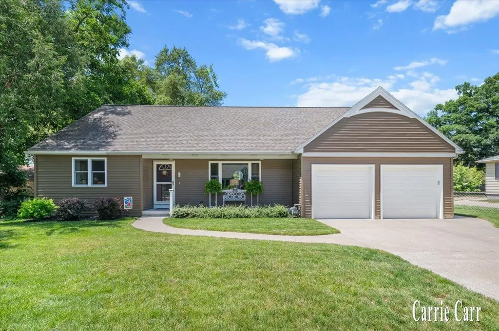 4045 Bell Avenue NE Plainfield Charter Township MI 49525