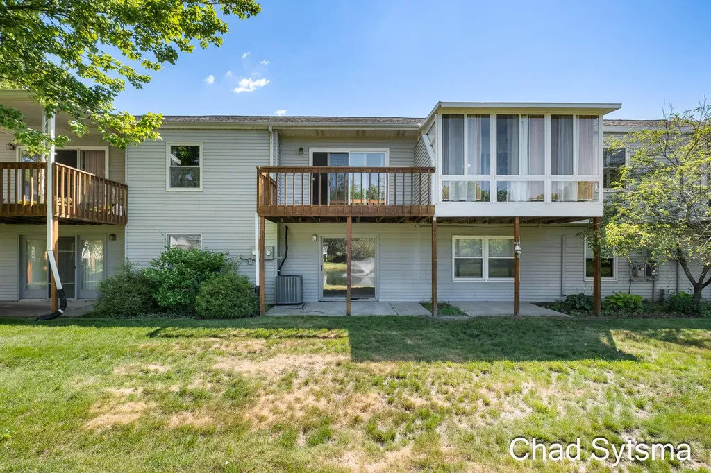 193 Laurelwood Court SW Byron Township MI 49548