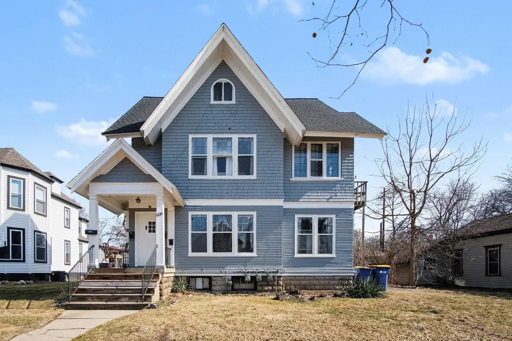 606 Fairview Avenue NE Grand Rapids City MI 49503